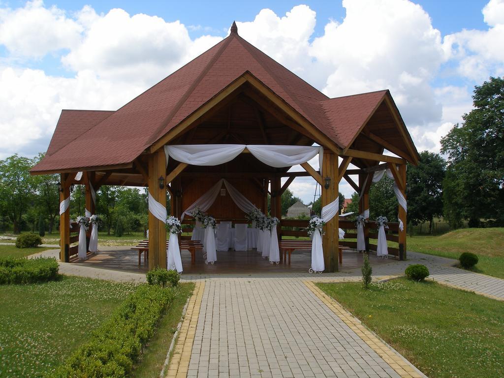 Hotel Rajski Ogrod Жешув Экстерьер фото